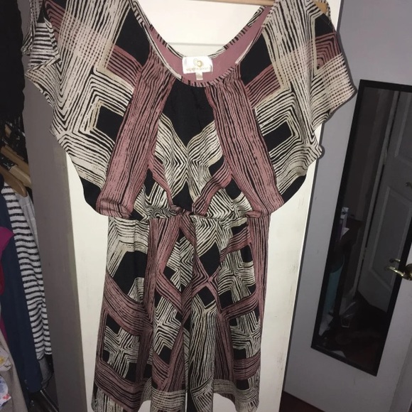 Soft pink and cream dress - Picture 1 of 5